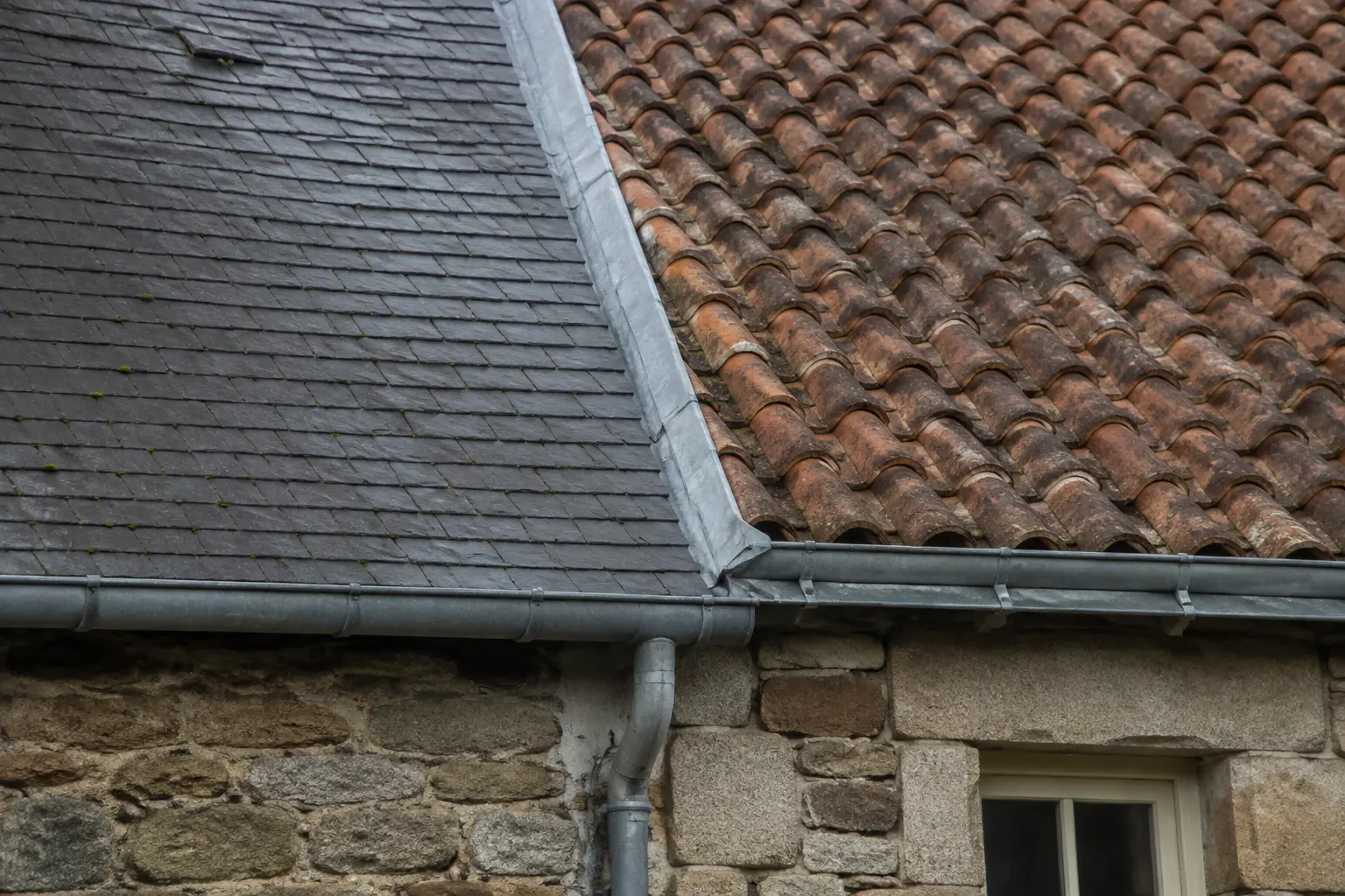 Couverture ardoise et tuile en Mayenne